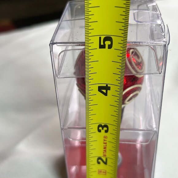 New Pier 1 Imports Red & White Bottle Stopper With Swirl Design In Gift Box - Picture 3 of 9